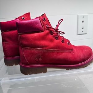 Red timberlands youth 6 fit me I’m a 7.5-8 women’s
